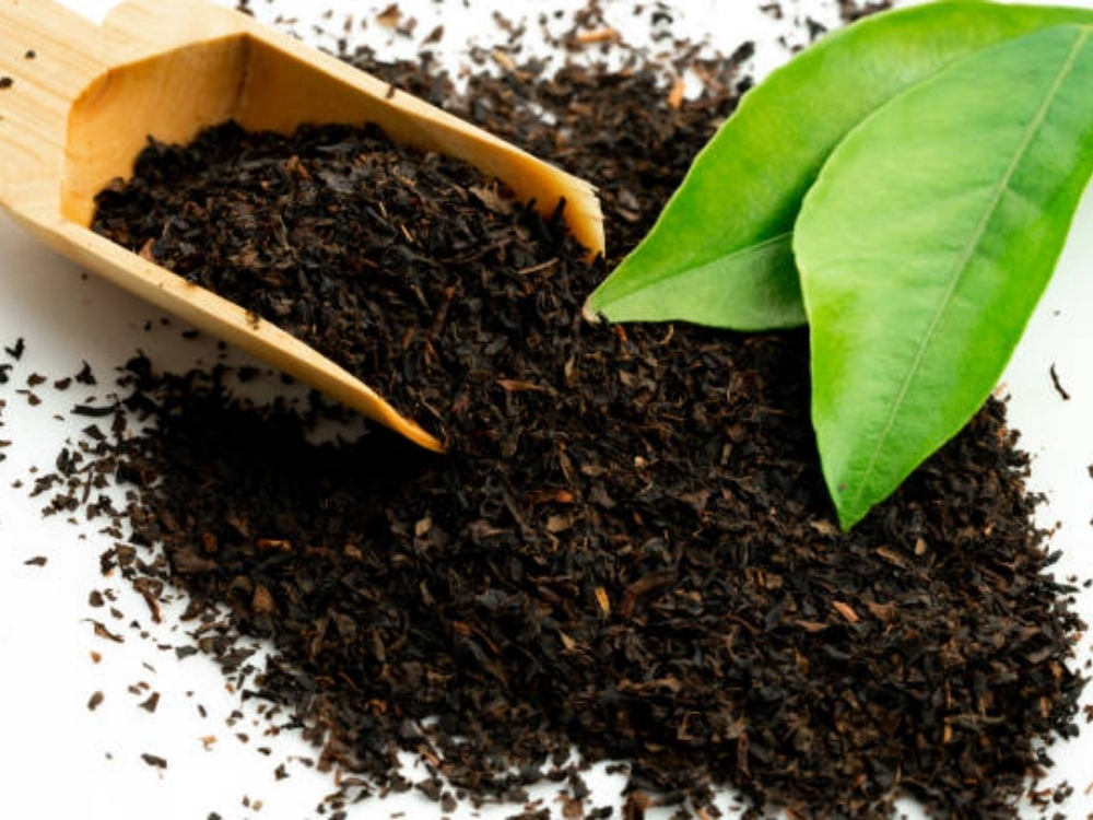 Dùng bã trà làm chất tắm